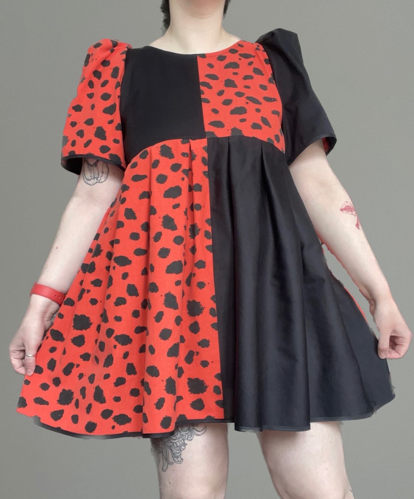 M-L (XL) checkered red-black spacious dress