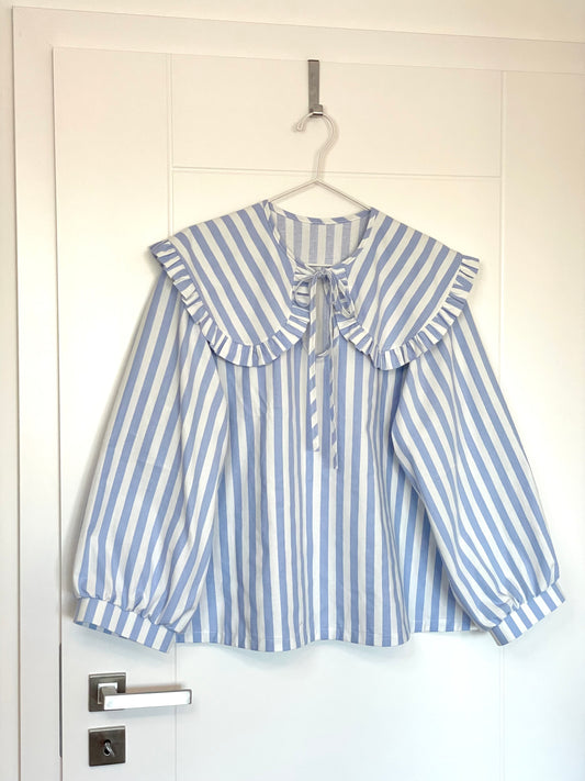 clown blouse with extra long sleeves