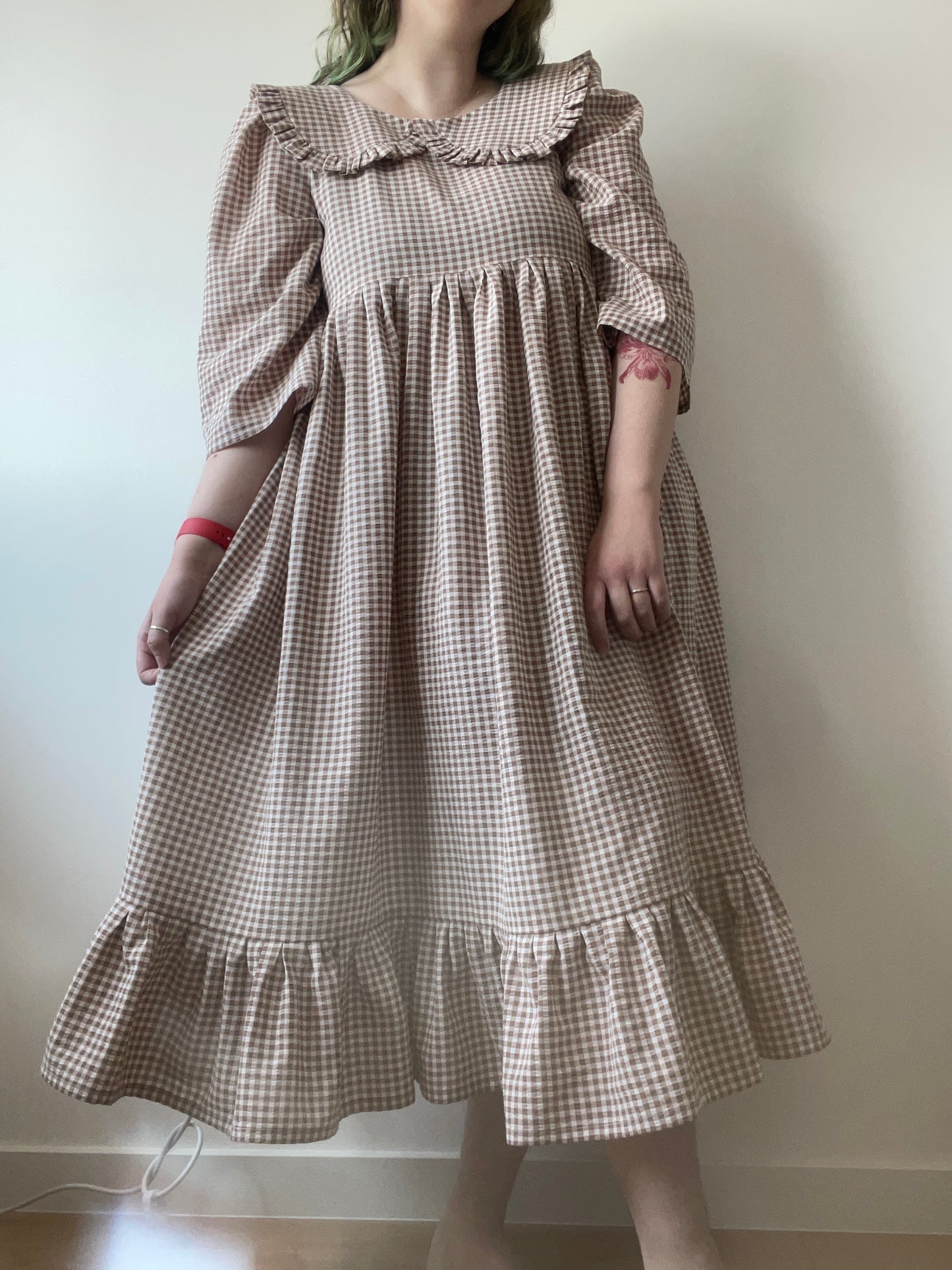 M-L (XL) white-brown dress with collar