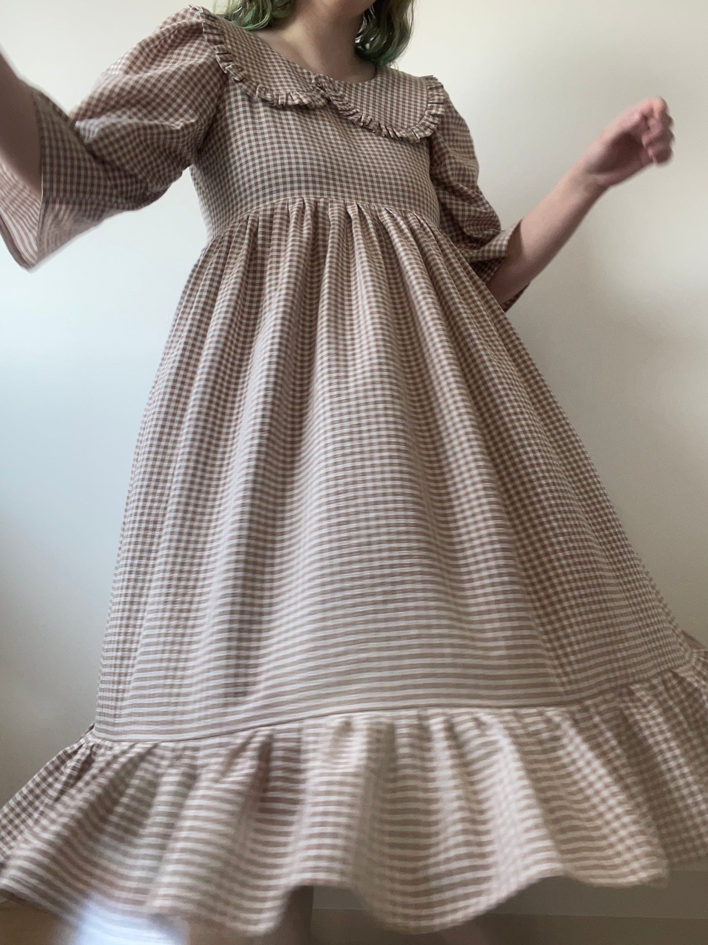 M-L (XL) white-brown dress with collar