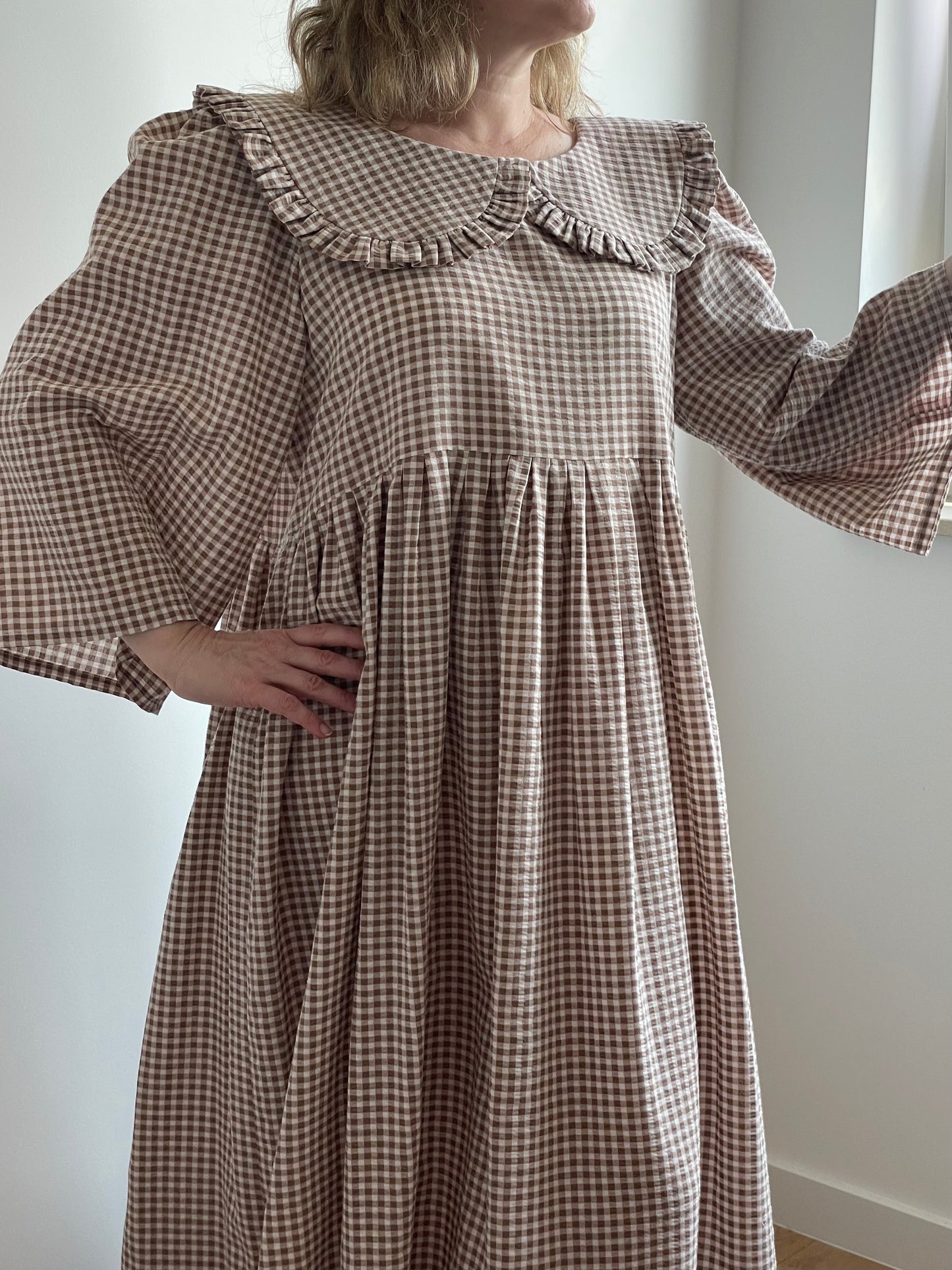 M-L (XL) white-brown dress with collar