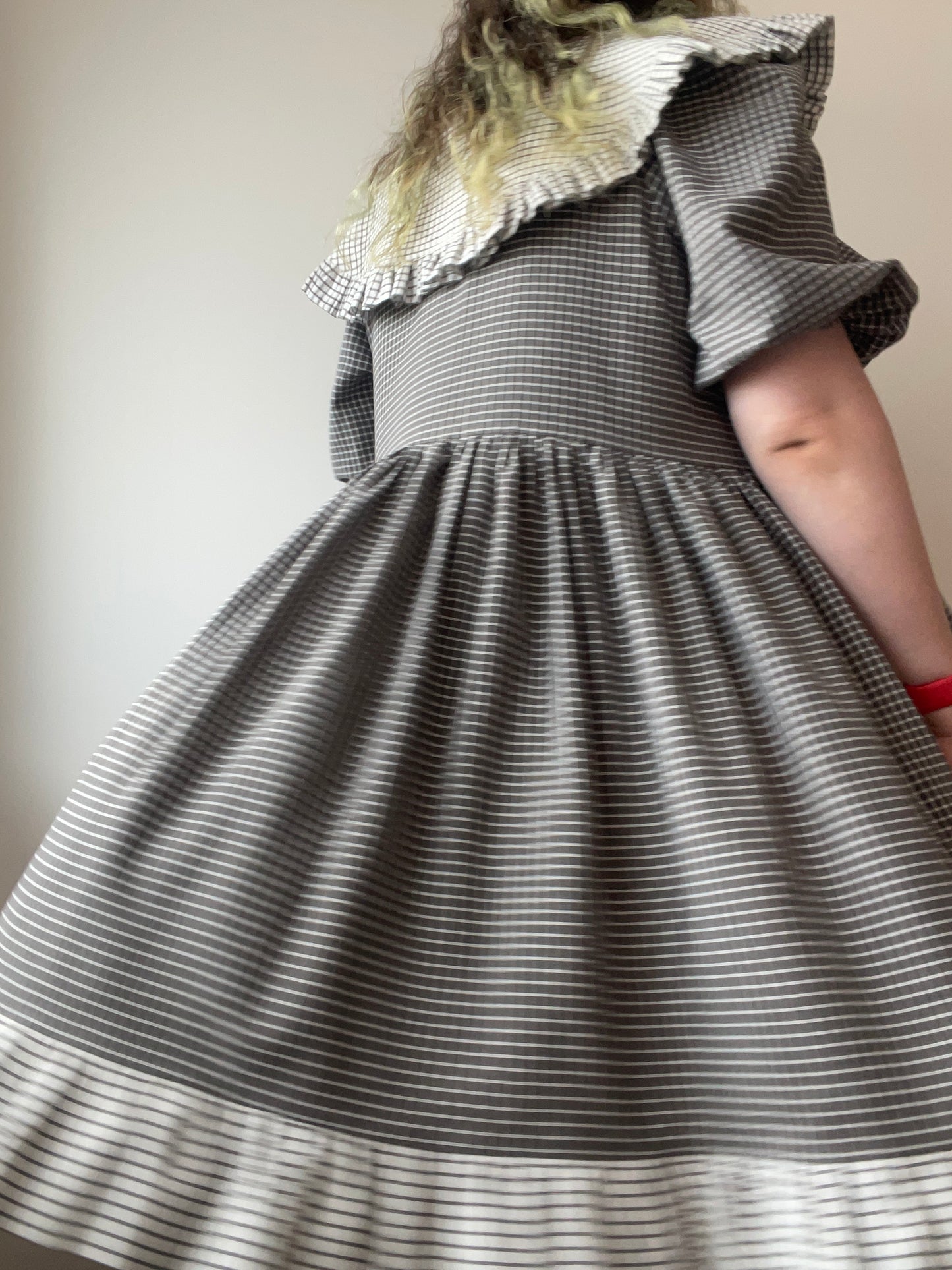 XL-2XL (3XL) grey+white spacious dress